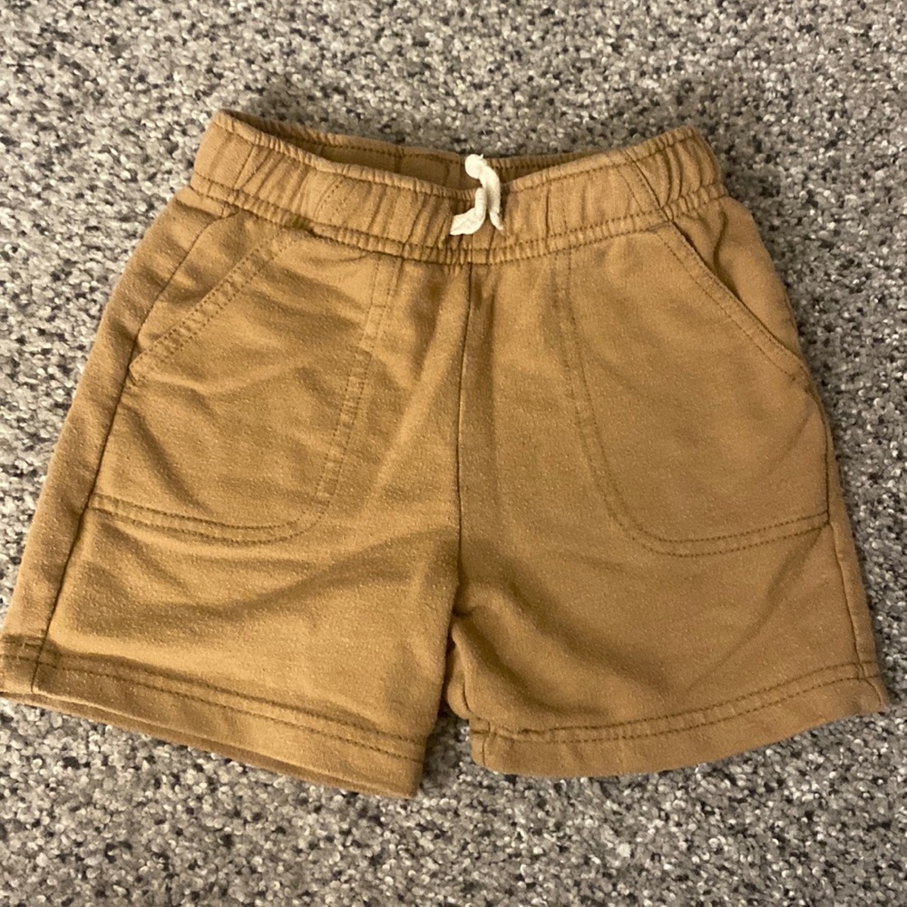 Cat & Jack 2T tan shorts with pockets